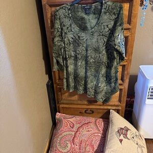 Karen Kane Forest Green Tie-Dye Long Sleeve Top